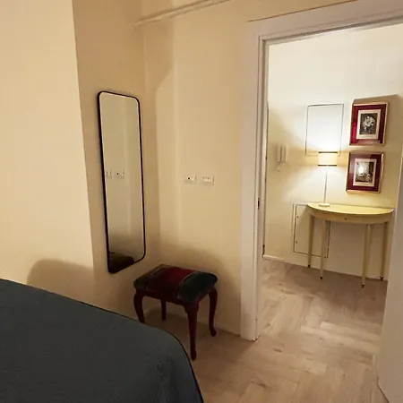 La Piazzetta Historic Center Old Port