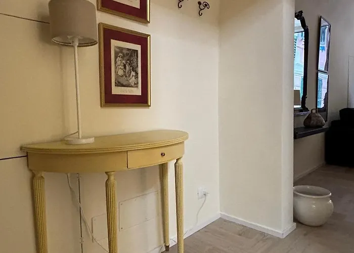 Apartment La Piazzetta Historic Center Old Port *